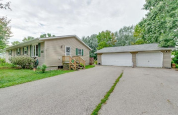 2925 Woodward Street, Abrams, WI 54101