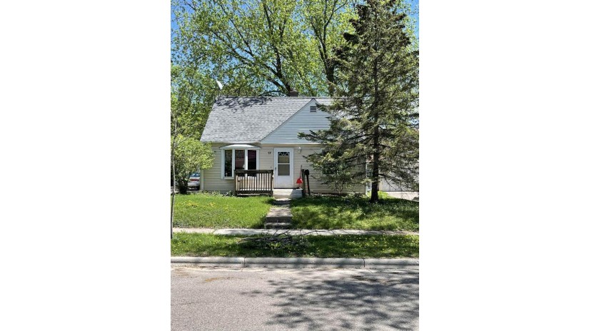 17 Walter St Madison, WI 53714 by Madcity Management, Llc $275,000