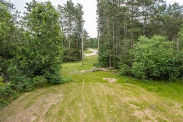 1199 Fawn Dr, Springville, WI 53936