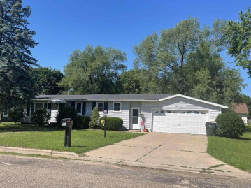 1215 S 14th St, Prairie Du Chien, WI 53821