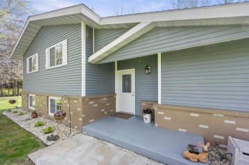 W7625 Shagbark Rd, Whitewater, WI 53190