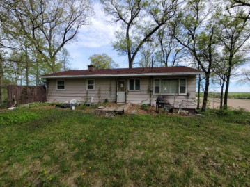 N4093 Park Rd, Decatur, WI 53520-9660