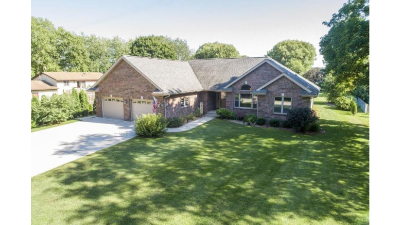 W9655 E Main St Lake Mills, WI 53523 by Exp Realty, Llc - Pref: 608-347-3444 $449,900