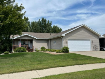 111 Lazy Lake Dr, Fall River, WI 53932