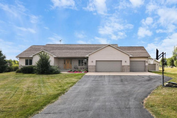 W2625 Story Creek Cir, Exeter, WI 53508