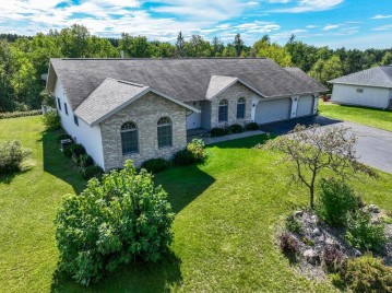 1527 Kings Hill Dr, Tomahawk, WI 54487