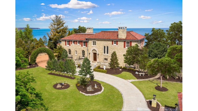 5400 N Lake Dr Whitefish Bay, WI 53217 by Keller Williams Realty-Milwaukee North Shore $2,595,000
