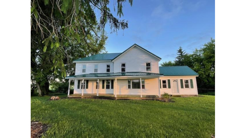 W3711 County Road X Manchester, WI 53946 by Emmer Real Estate Group $172,500