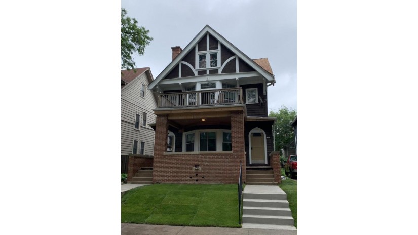 1806 E Newberry Blvd 1808 Milwaukee, WI 53211 by Livewell REM, LLC $529,900