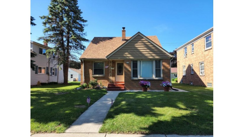 1720 W Howard Ave Milwaukee, WI 53221 by Homestead Realty, Inc $199,500