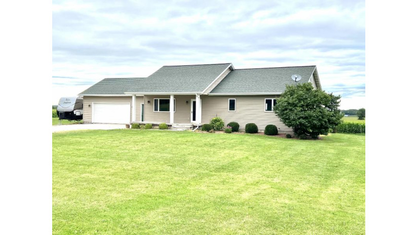 7532 English Lake Rd Newton, WI 54220 by RE/MAX Port Cities Realtors $299,900