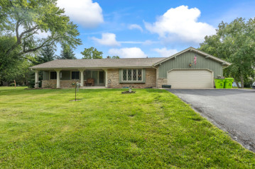 1322 N Sawyer Rd, Summit, WI 53066-9209