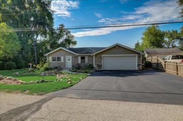 W305 Circle Dr, Bloomfield, WI 53128