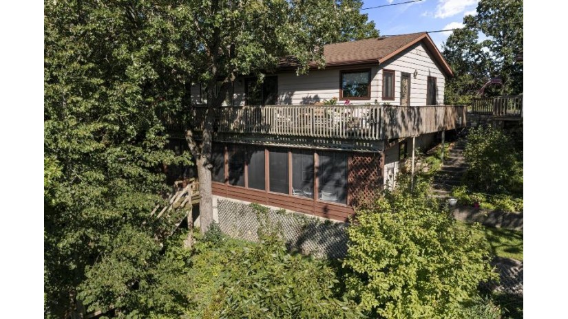 N7729 Ridge Rd Whitewater, WI 53190 by NextHome Success ~Whitewater - 920-563-4606 $495,000