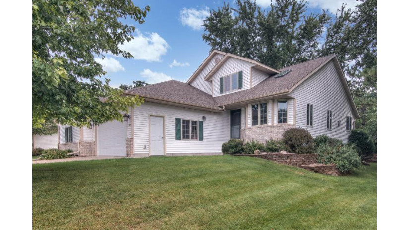 227 Heritage Ln Onalaska, WI 54650 by RE/MAX Results $329,900