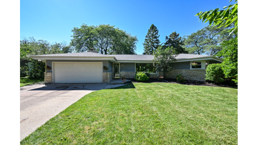 7907 N Santa Monica Blvd Fox Point, WI 53217 by Shorewest Realtors $359,900