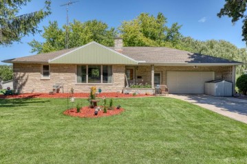 86 Riverview Hgts, Mayville, WI 53050-1231