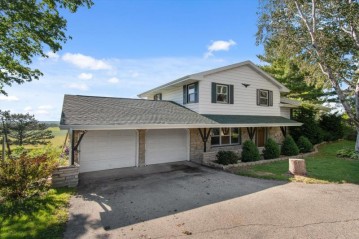 N7979 Schwarze Rd, Kekoskee, WI 53032