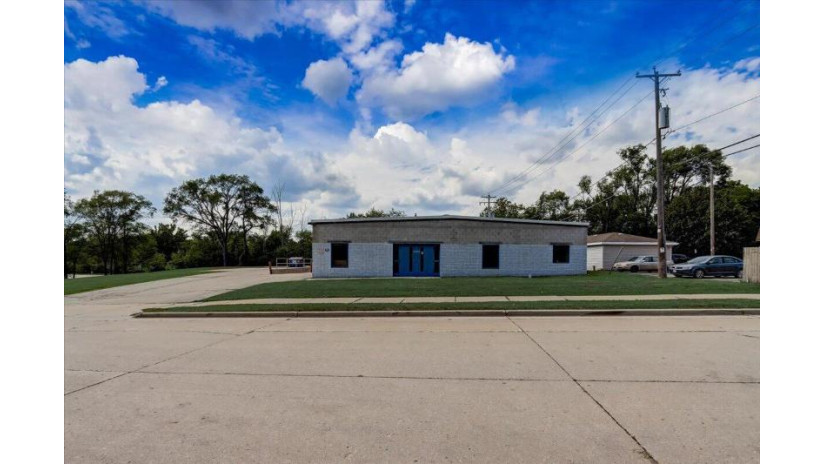 6009 S Kingan Ave Cudahy, WI 53110 by Realty Executives Choice - 262-421-6150 $575,000