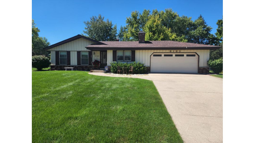 8163 S Steepleview Dr Franklin, WI 53132 by RE/MAX Market Place - 414-949-5397 $335,000