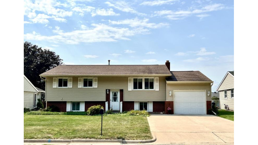 3212 Elm Dr La Crosse, WI 54601 by Century 21 Affiliated $234,500