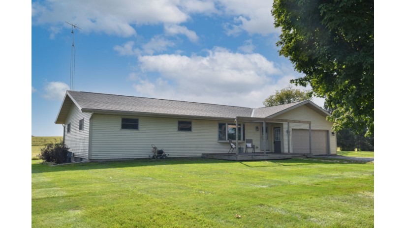 N9168 Sunnyview Rd Theresa, WI 53050 by Shorewest Realtors $299,900