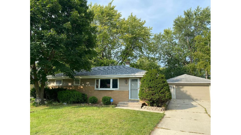 7790 N Edgeworth Dr Milwaukee, WI 53223 by RE/MAX Realty Pros~Milwaukee $199,900