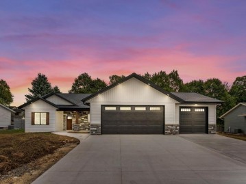 429 Berge St, Valders, WI 54245