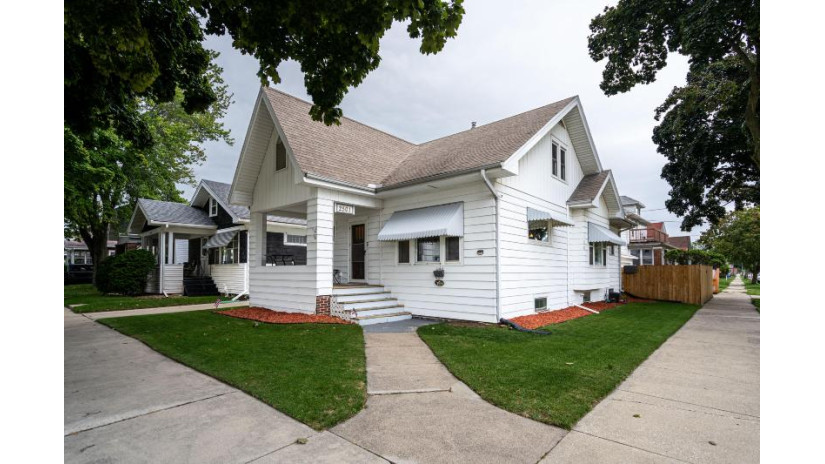 2501 Charles St Racine, WI 53402 by First Weber Inc- Racine $189,900