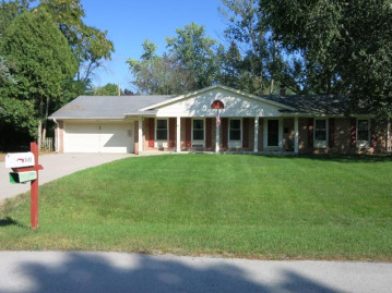 9490 N Maura Ln, Brown Deer, WI 53223-1228