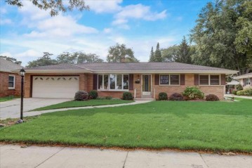 6231 S Swift Ave, Cudahy, WI 53110-3207