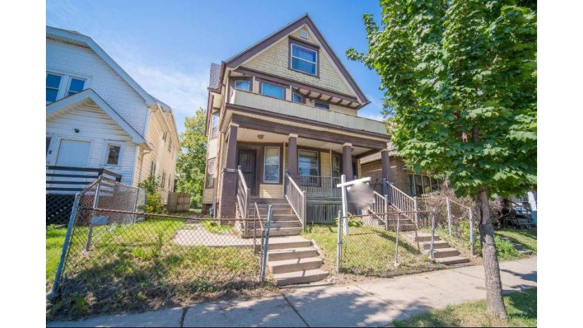 3713 N Port Washington Ave 3715 Milwaukee, WI 53212 by RE/MAX Realty Pros~Milwaukee $125,000