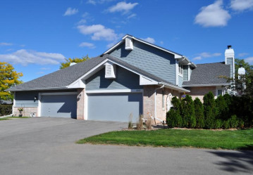 14171 W Waters Way, New Berlin, WI 53151