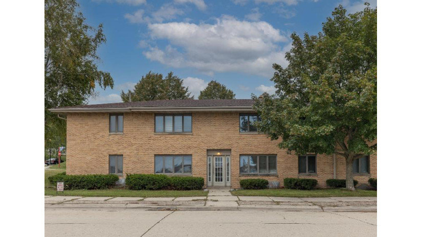 330 Center Ave 3 Sheboygan, WI 53081 by Keller Williams Empower $125,000