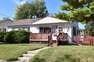 4145 S Packard Ave, Saint Francis, WI 53235