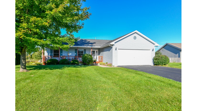 30 E Sedgemeadow St Elkhorn, WI 53121 by Shorewest Realtors $314,900