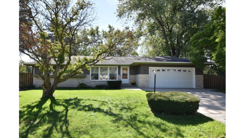 7115 W Van Norman Ave Greenfield, WI 53220 by Shorewest Realtors $255,000