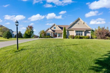 190 High Ridge Ct, Slinger, WI 53086-9267