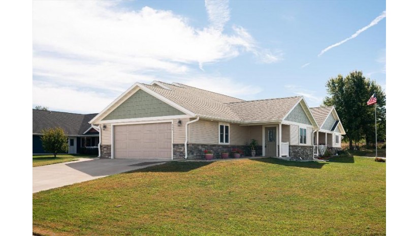 311 16th Fairway Cir Viroqua, WI 54665 by New Directions Real Estate $329,900