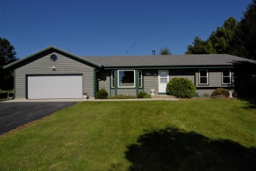 N92W27884 Hickory Rd, Lisbon, WI 53029-9437