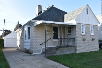 1105 Wolff St, Racine, WI 53402-4167