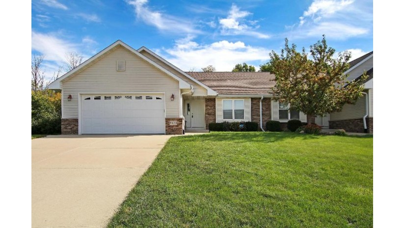 7325 Woodland Ct Burlington, WI 53105 by Bear Realty Of Burlington $329,900