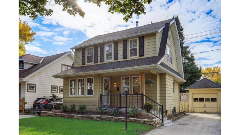 6425 W Wells St Wauwatosa, WI 53213 by First Weber Inc -NPW $269,900