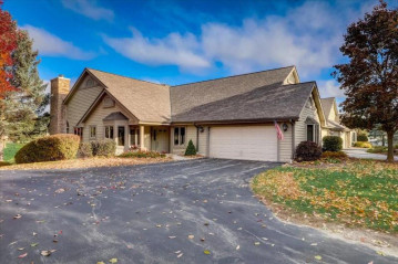 N14W30188 High Ridge Rd, Delafield, WI 53072