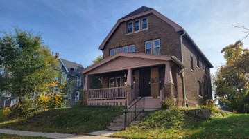 1223 W Mineral St 1225, Milwaukee, WI 53204-2133