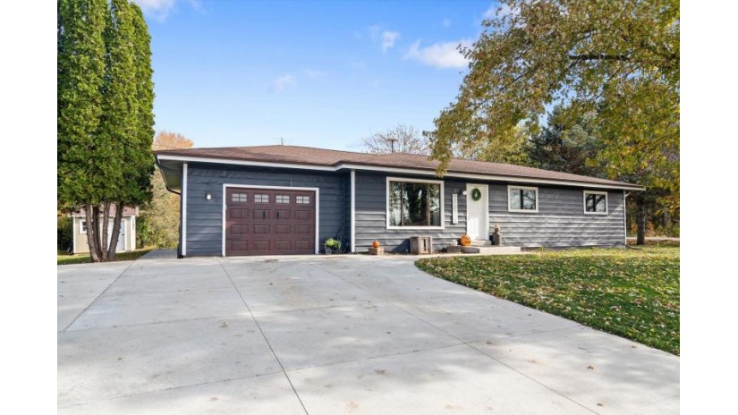 1715 Sioux Dr Dover, WI 53139 by Compass RE WI-Tosa $255,000