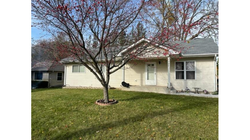 720 Mitter Cir West Bend, WI 53090 by Homestead Realty, Inc $210,550