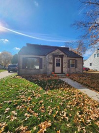 317 W Water St, Brillion, WI 54110