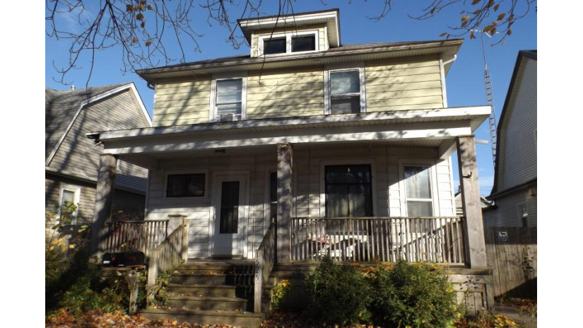 1525 Flett Ave Racine, WI 53405 by RE/MAX Newport - office@newportelite.com $121,900