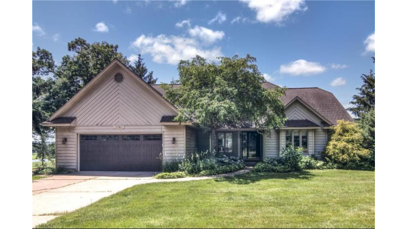 2906 Princeton Avenue Eau Claire, WI 54703 by Homestead Realty $469,900